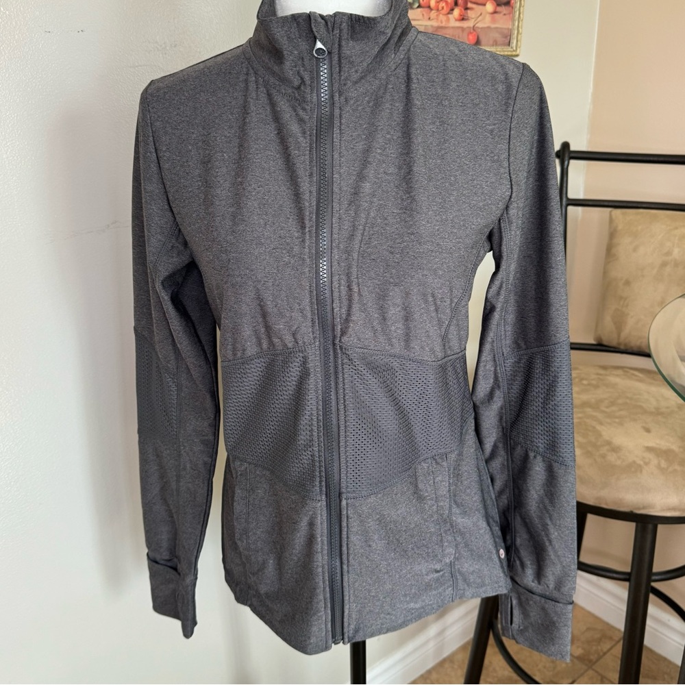 🌼 Well + Calm Running Top Size M